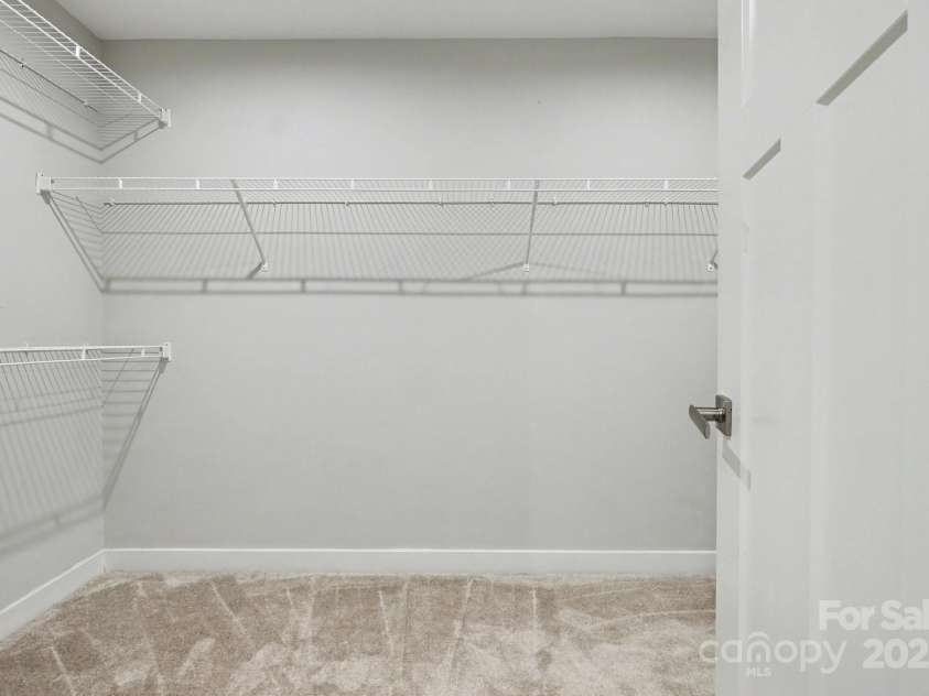 10474 Black Locust Lane, Charlotte, NC 28215.  MLS# CAR4330435, YatesRealty ID 28360. 