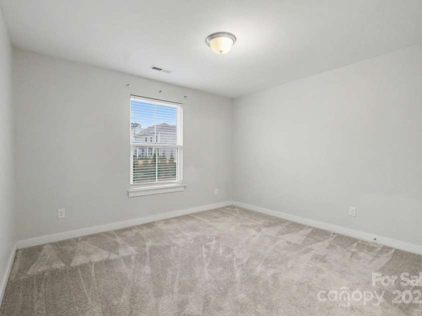 10474 Black Locust Lane, Charlotte, NC 28215.  MLS# CAR4330435, YatesRealty ID 28360. 