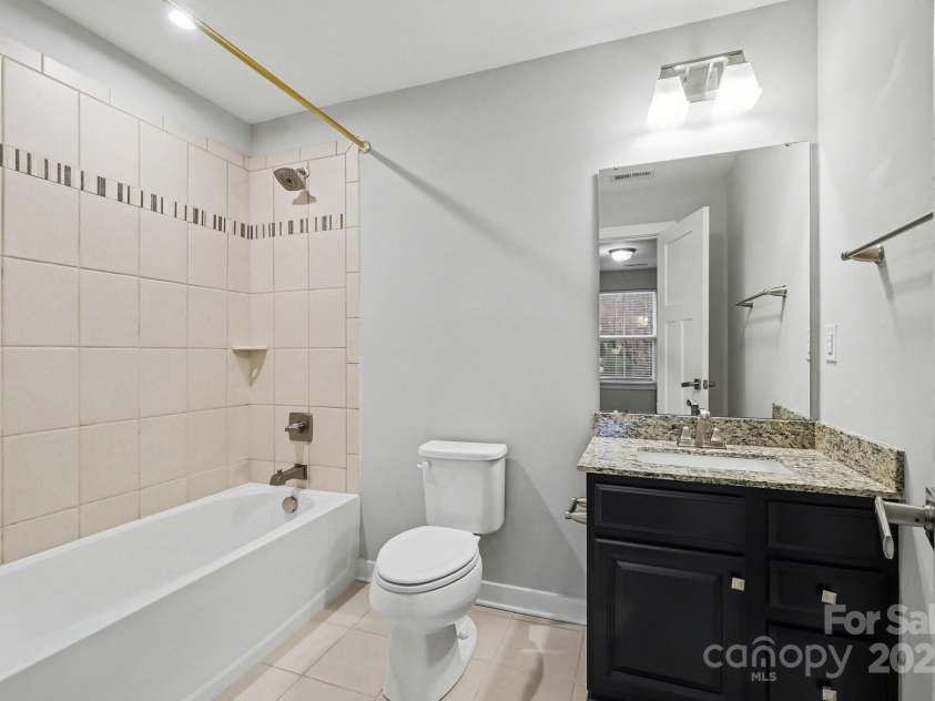 10474 Black Locust Lane, Charlotte, NC 28215.  MLS# CAR4330435, YatesRealty ID 28360. 