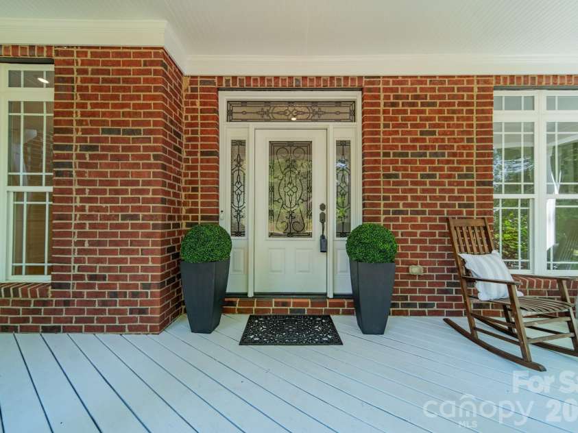 188 Carolina Crossing Drive, York, SC 29745.  MLS# CAR4367522, YatesRealty ID 28360. 