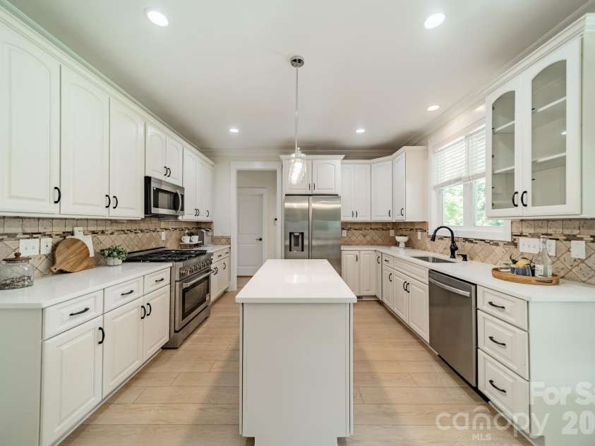 188 Carolina Crossing Drive, York, SC 29745.  MLS# CAR4367522, YatesRealty ID 28360. 