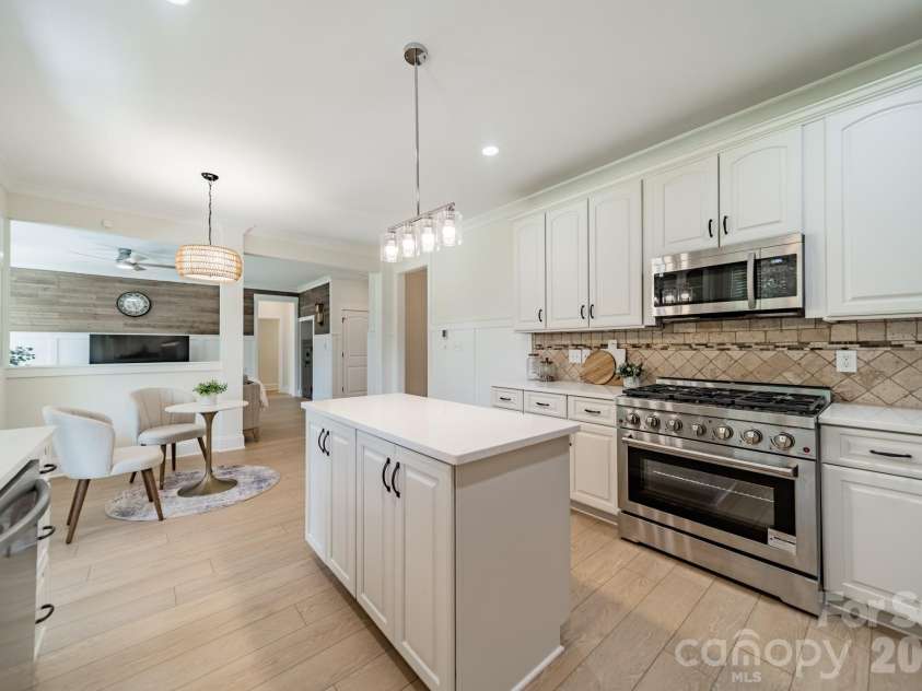 188 Carolina Crossing Drive, York, SC 29745.  MLS# CAR4367522, YatesRealty ID 28360. 