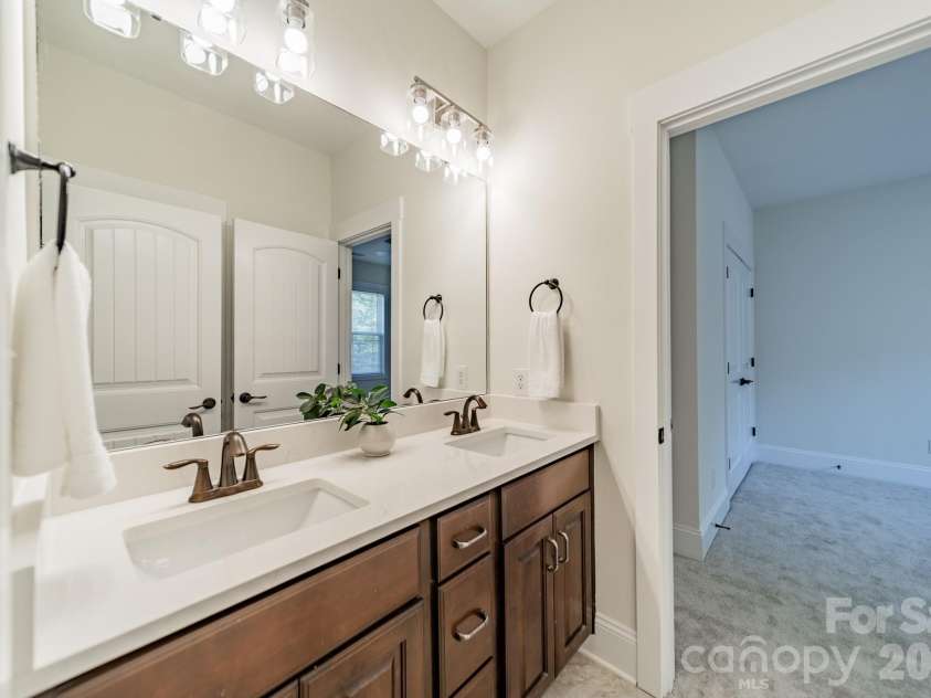 188 Carolina Crossing Drive, York, SC 29745.  MLS# CAR4367522, YatesRealty ID 28360. 