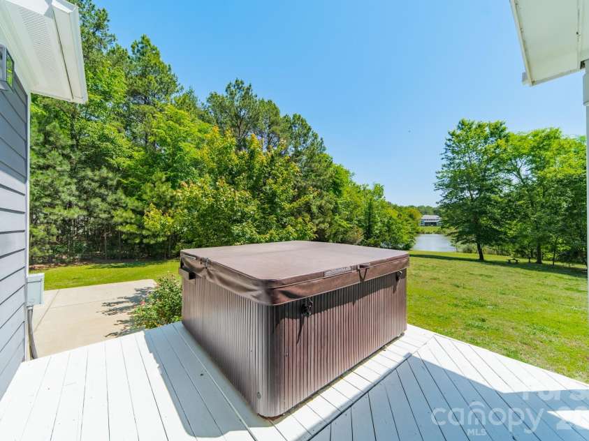188 Carolina Crossing Drive, York, SC 29745.  MLS# CAR4367522, YatesRealty ID 28360. 