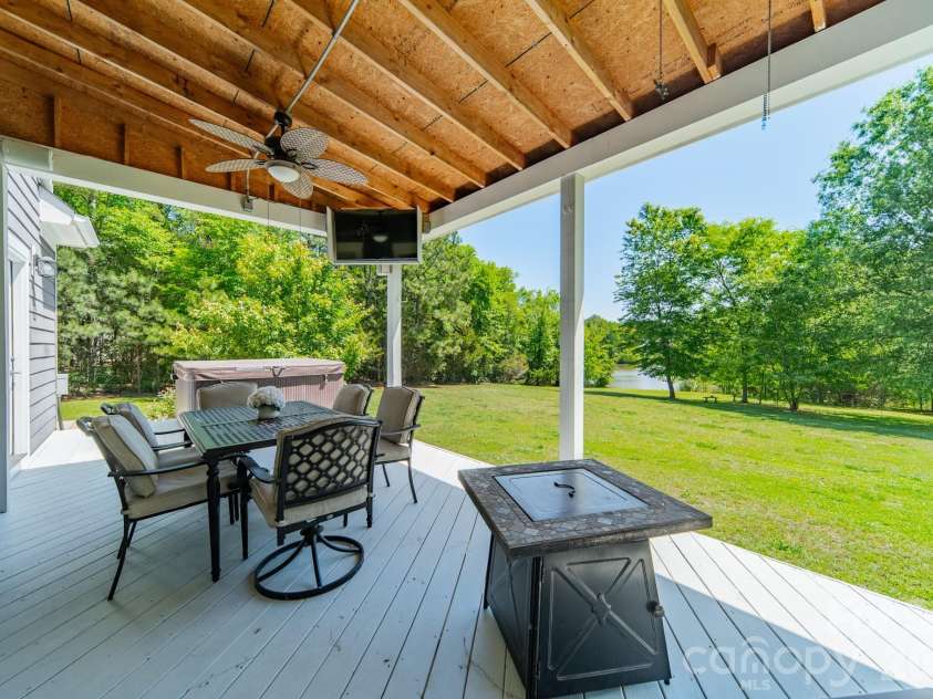 188 Carolina Crossing Drive, York, SC 29745.  MLS# CAR4367522, YatesRealty ID 28360. 