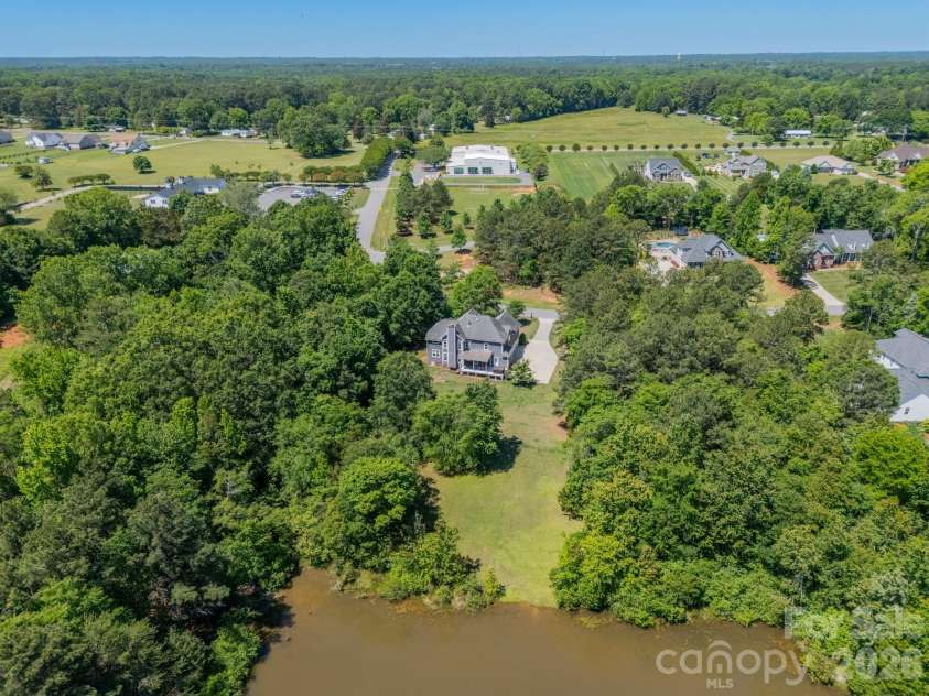 188 Carolina Crossing Drive, York, SC 29745.  MLS# CAR4367522, YatesRealty ID 28360. 