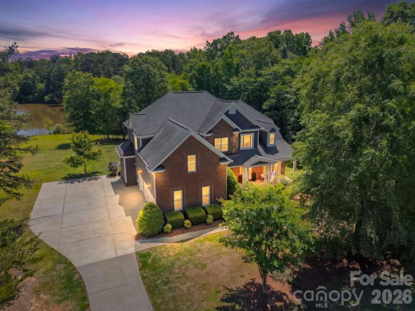 188 Carolina Crossing Drive, York, SC 29745.  MLS# CAR4367522, YatesRealty ID 28360. 