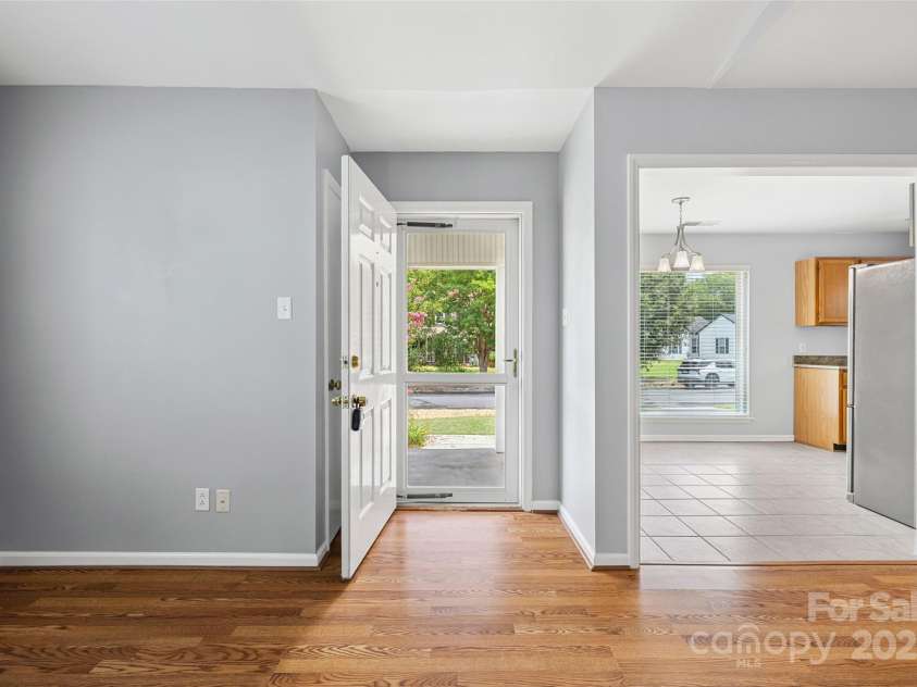 1658 Crestdale Road, Rock Hill, SC 29732.  MLS# CAR4282719, YatesRealty ID 28361. 