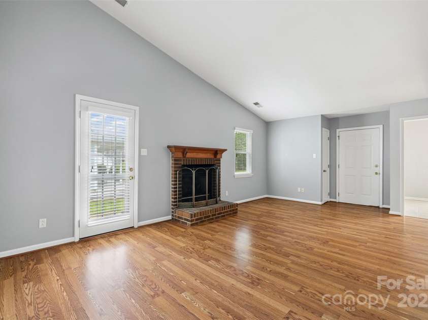 1658 Crestdale Road, Rock Hill, SC 29732.  MLS# CAR4282719, YatesRealty ID 28361. 