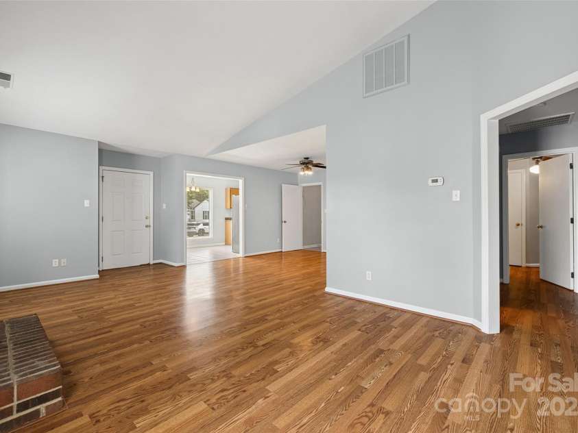 1658 Crestdale Road, Rock Hill, SC 29732.  MLS# CAR4282719, YatesRealty ID 28361. 