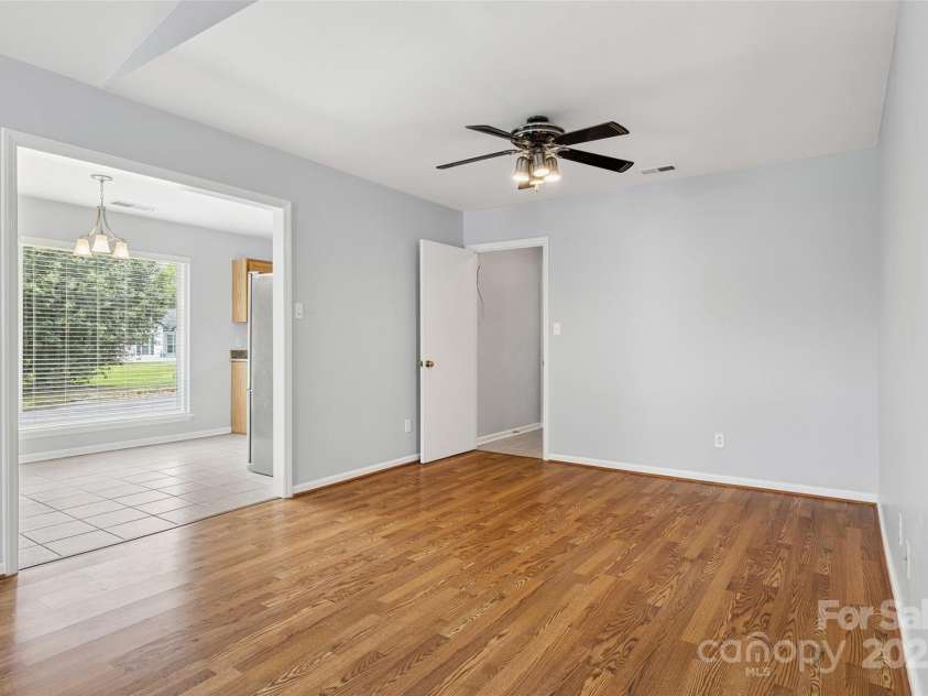 1658 Crestdale Road, Rock Hill, SC 29732.  MLS# CAR4282719, YatesRealty ID 28361. 