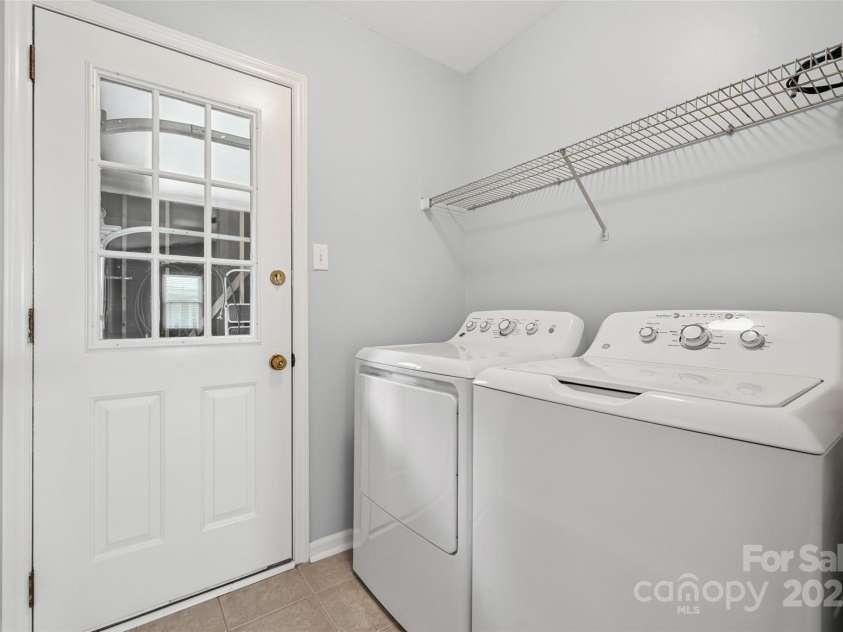 1658 Crestdale Road, Rock Hill, SC 29732.  MLS# CAR4282719, YatesRealty ID 28361. 