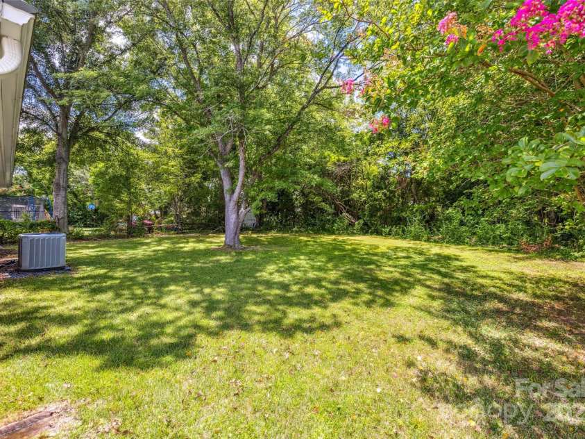 1658 Crestdale Road, Rock Hill, SC 29732.  MLS# CAR4282719, YatesRealty ID 28361. 