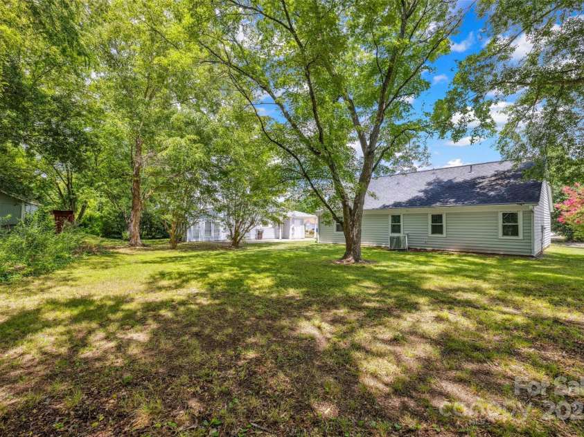 1658 Crestdale Road, Rock Hill, SC 29732.  MLS# CAR4282719, YatesRealty ID 28361. 