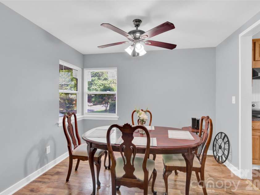 3300 Bonaire Drive, Charlotte, NC 28208.  MLS# CAR4371021, YatesRealty ID 28362. 