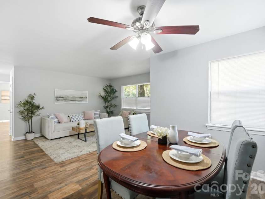 3300 Bonaire Drive, Charlotte, NC 28208.  MLS# CAR4420802, YatesRealty ID 28362. Dining Area