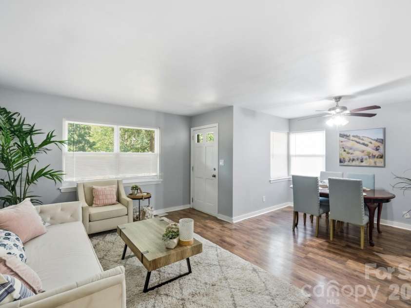 3300 Bonaire Drive, Charlotte, NC 28208.  MLS# CAR4420802, YatesRealty ID 28362. Open Floorplan