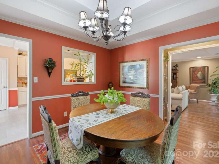 5244 Old Plantation Circle, Winston Salem, NC 27104.  MLS# CAR4283208, YatesRealty ID 28362. Dining room