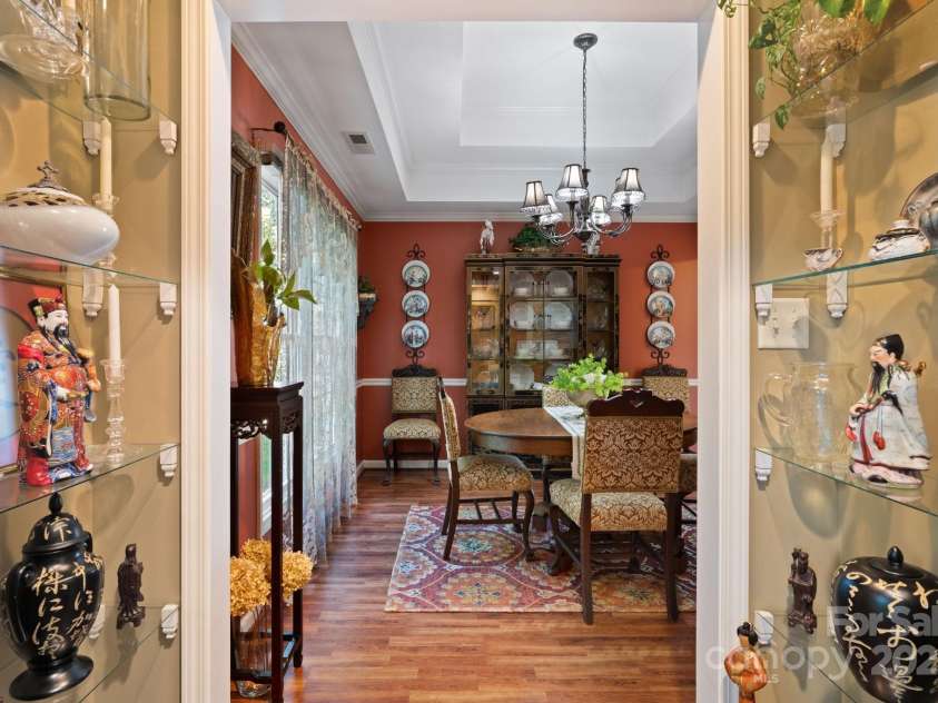 5244 Old Plantation Circle, Winston Salem, NC 27104.  MLS# CAR4283208, YatesRealty ID 28362. Dining room.  Built in shelves