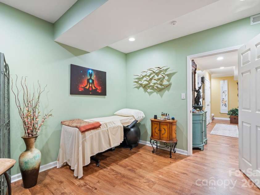 5244 Old Plantation Circle, Winston Salem, NC 27104.  MLS# CAR4283208, YatesRealty ID 28362. Exercise room