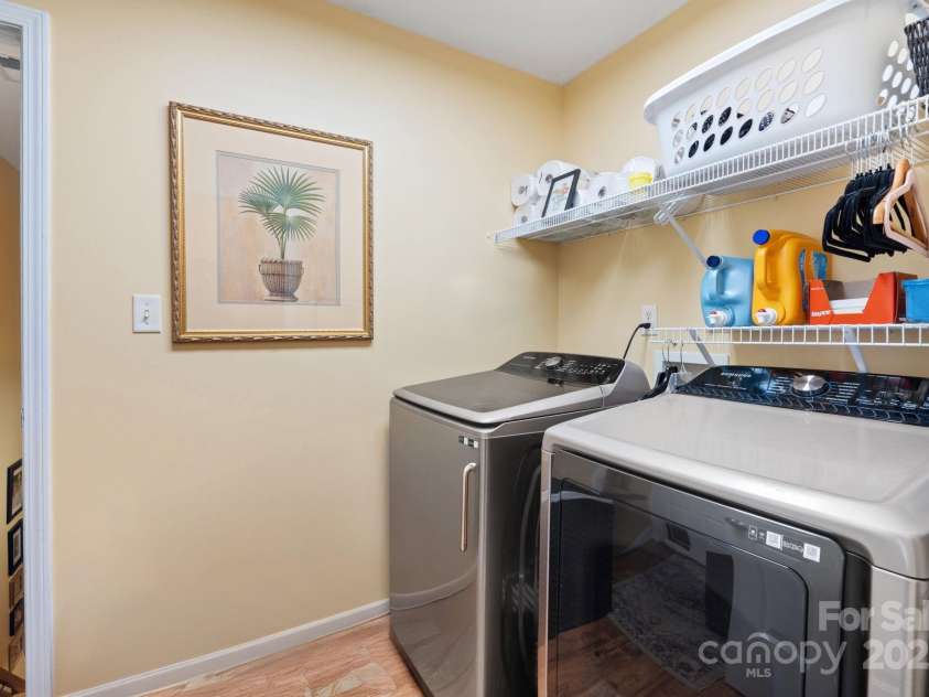 5244 Old Plantation Circle, Winston Salem, NC 27104.  MLS# CAR4283208, YatesRealty ID 28362. Laundry room
