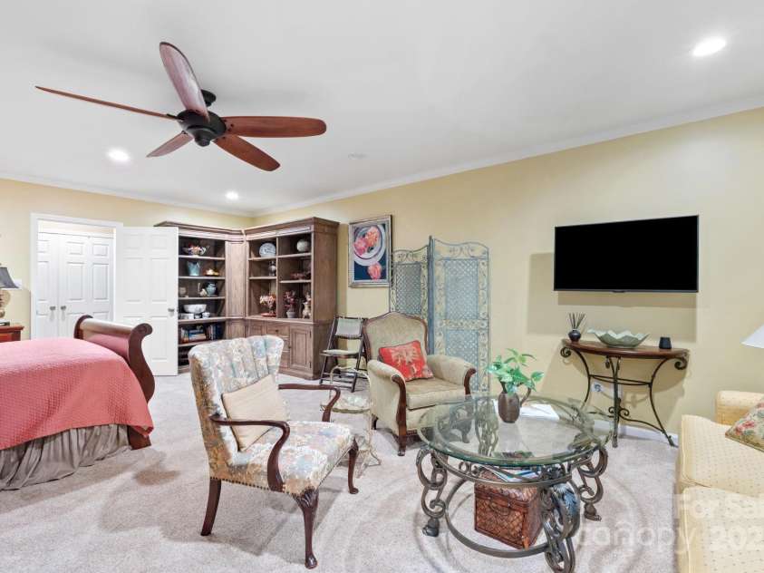 5244 Old Plantation Circle, Winston Salem, NC 27104.  MLS# CAR4283208, YatesRealty ID 28362. Lower level guest suite
