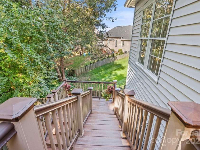 5244 Old Plantation Circle, Winston Salem, NC 27104.  MLS# CAR4283208, YatesRealty ID 28362. Stairs to lower deck