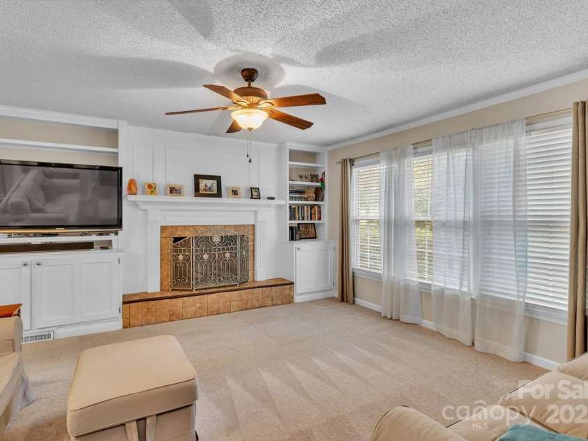 141 Wellington Drive, Salisbury, NC 28144.  MLS# CAR4283531, YatesRealty ID 28363. 