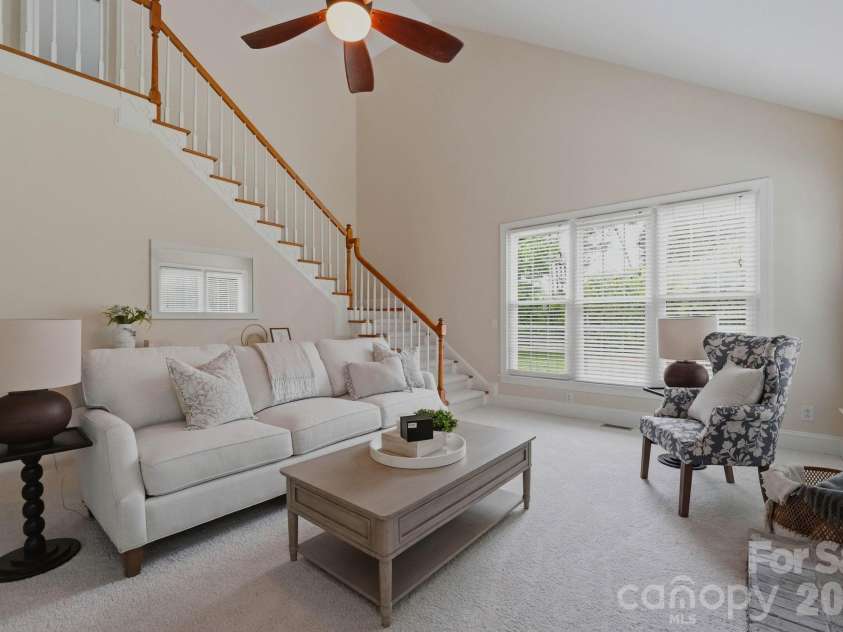 7006 Darnley Place, Charlotte, NC 28226.  MLS# CAR4367074, YatesRealty ID 28363. Great Room