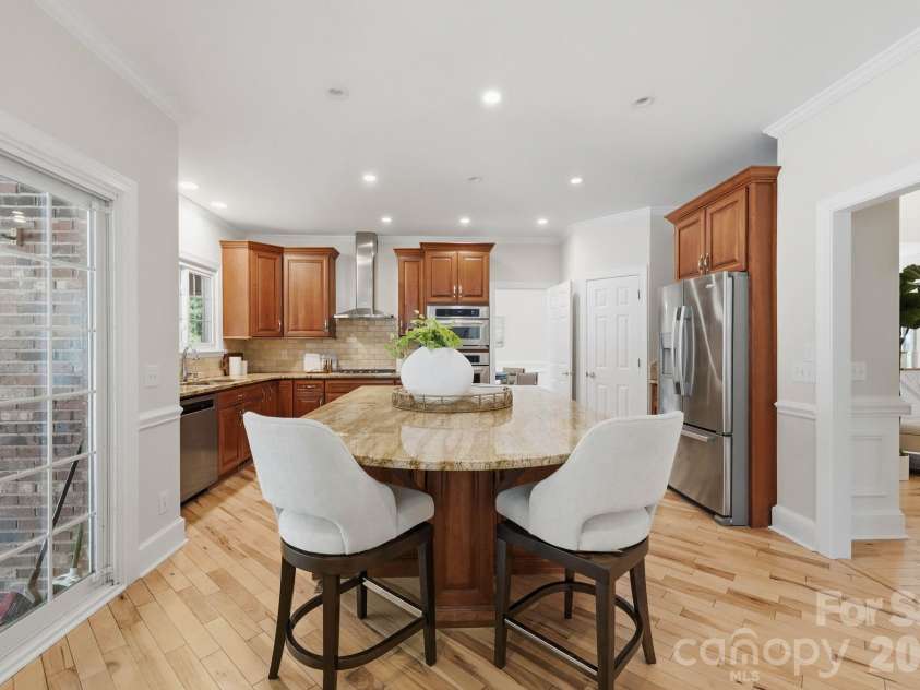 7006 Darnley Place, Charlotte, NC 28226.  MLS# CAR4367074, YatesRealty ID 28363. Kitchen