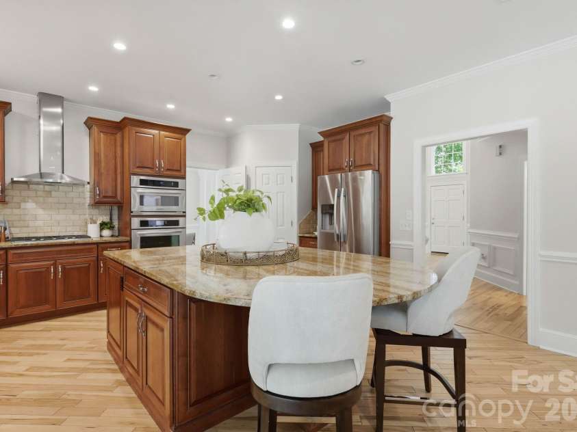 7006 Darnley Place, Charlotte, NC 28226.  MLS# CAR4367074, YatesRealty ID 28363. Kitchen