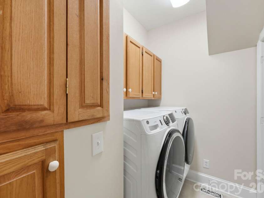 7006 Darnley Place, Charlotte, NC 28226.  MLS# CAR4367074, YatesRealty ID 28363. Laundry Room