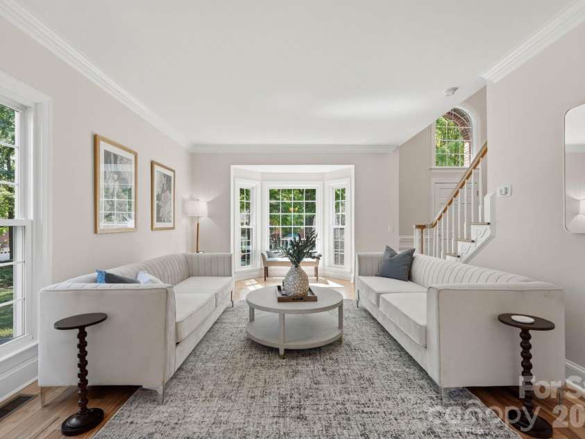 7006 Darnley Place, Charlotte, NC 28226.  MLS# CAR4367074, YatesRealty ID 28363. Living Room