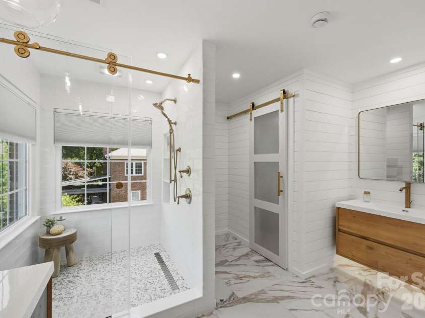 7006 Darnley Place, Charlotte, NC 28226.  MLS# CAR4367074, YatesRealty ID 28363. Primary Bathroom