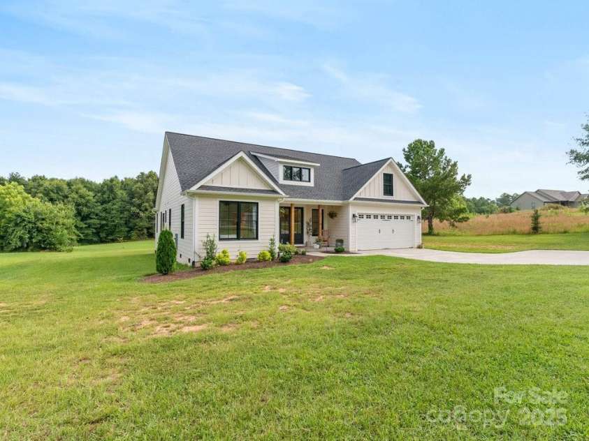 261 Ferree Road, Campobello, SC 29322.  MLS# CAR4284634, YatesRealty ID 28364. 