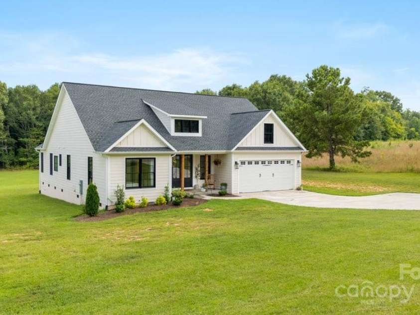 261 Ferree Road, Campobello, SC 29322.  MLS# CAR4284634, YatesRealty ID 28364. 