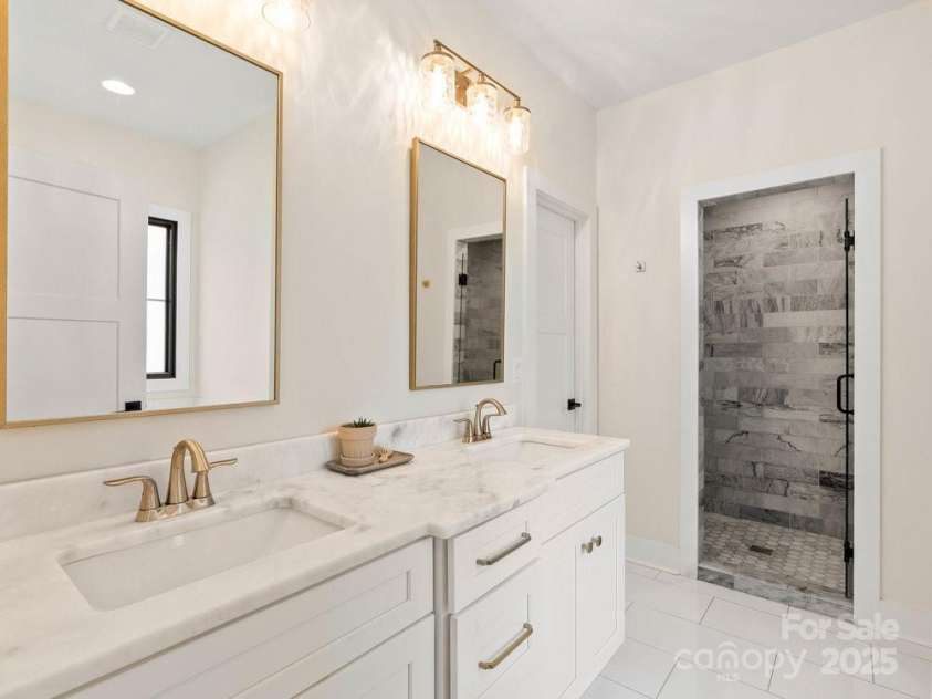 261 Ferree Road, Campobello, SC 29322.  MLS# CAR4284634, YatesRealty ID 28364. 