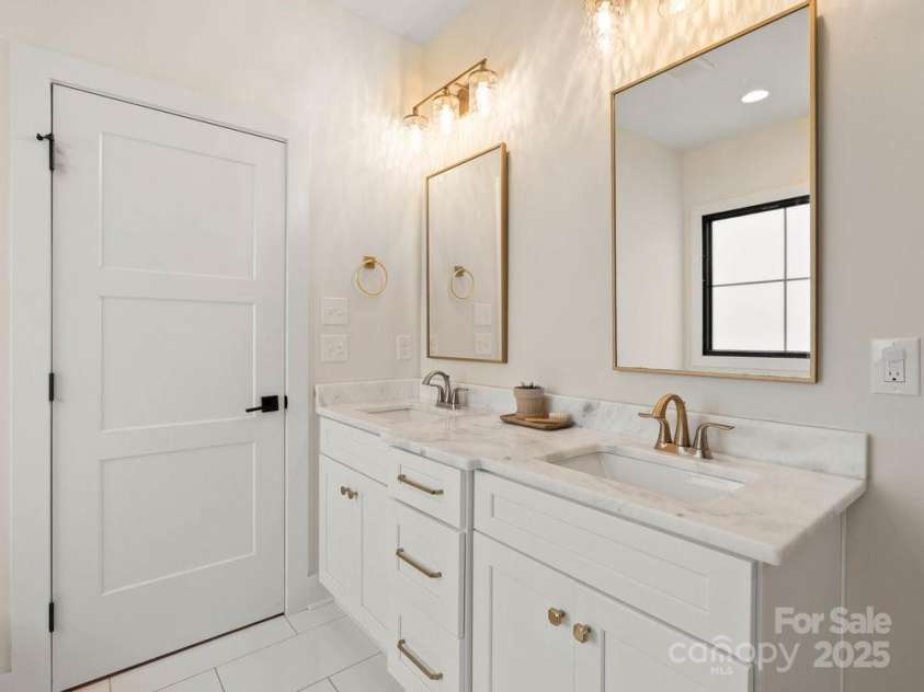 261 Ferree Road, Campobello, SC 29322.  MLS# CAR4284634, YatesRealty ID 28364. 