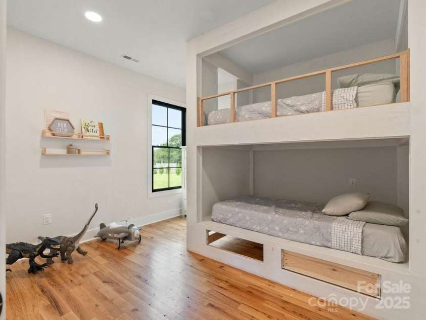 261 Ferree Road, Campobello, SC 29322.  MLS# CAR4284634, YatesRealty ID 28364. 