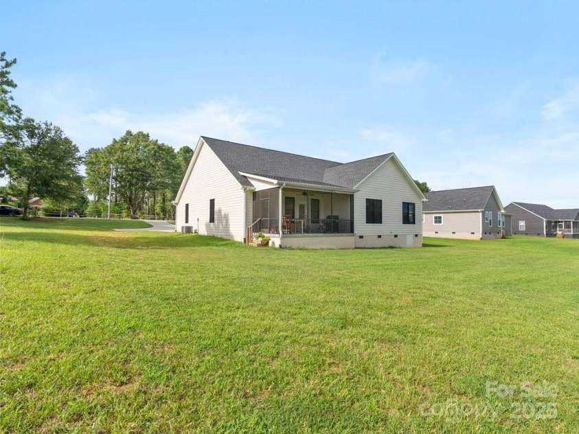 261 Ferree Road, Campobello, SC 29322.  MLS# CAR4284634, YatesRealty ID 28364. 