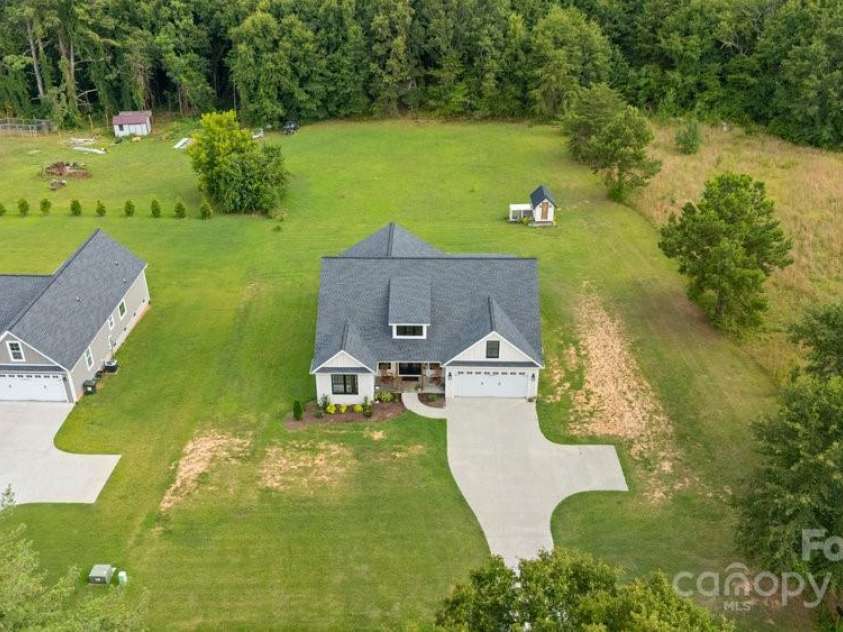 261 Ferree Road, Campobello, SC 29322.  MLS# CAR4284634, YatesRealty ID 28364. 