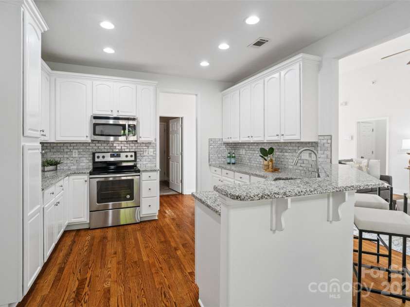 3831 Riceland Place, Charlotte, NC 28216.  MLS# CAR4268745, YatesRealty ID 28366. 