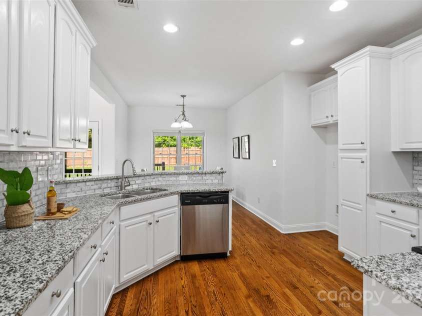 3831 Riceland Place, Charlotte, NC 28216.  MLS# CAR4268745, YatesRealty ID 28366. 