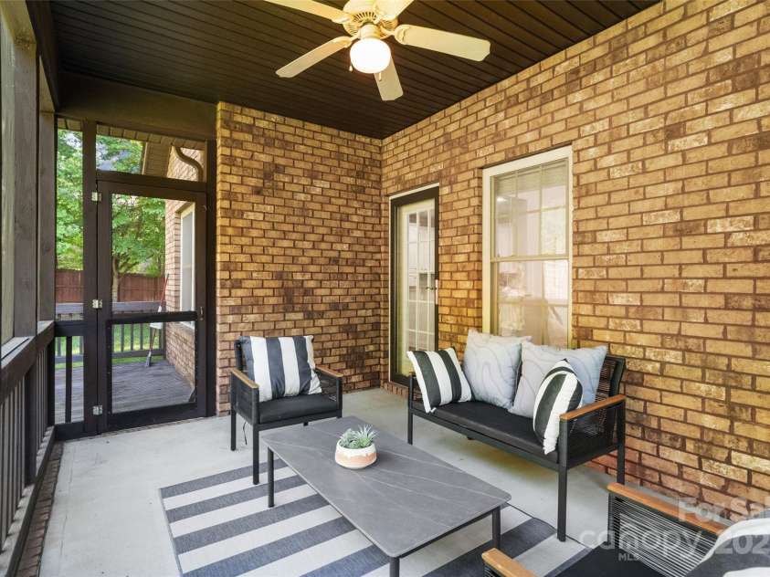 3831 Riceland Place, Charlotte, NC 28216.  MLS# CAR4268745, YatesRealty ID 28366. 