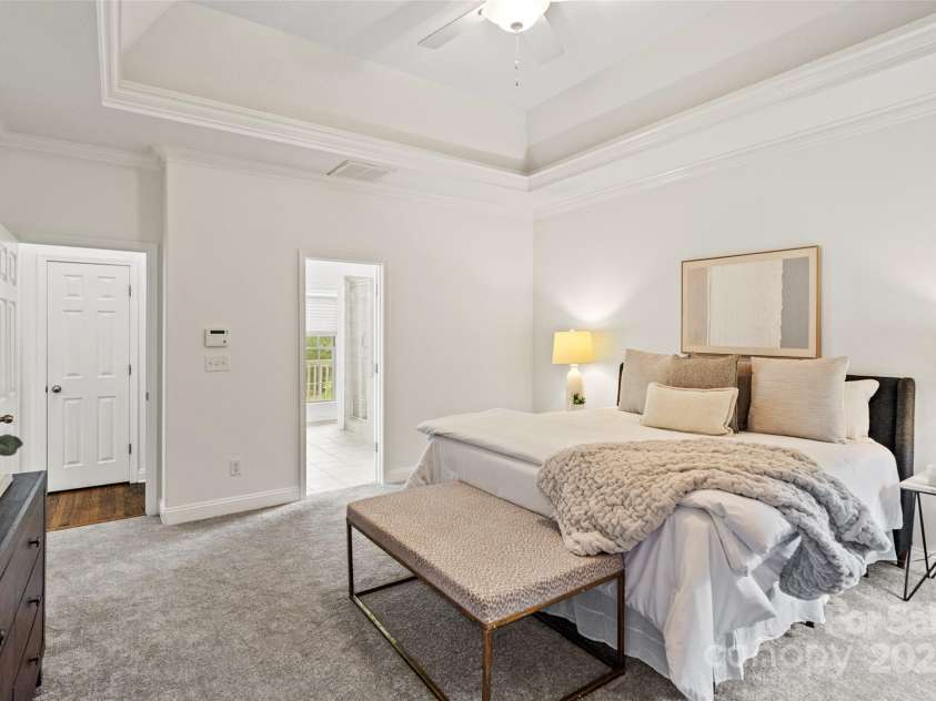 3831 Riceland Place, Charlotte, NC 28216.  MLS# CAR4268745, YatesRealty ID 28366. 