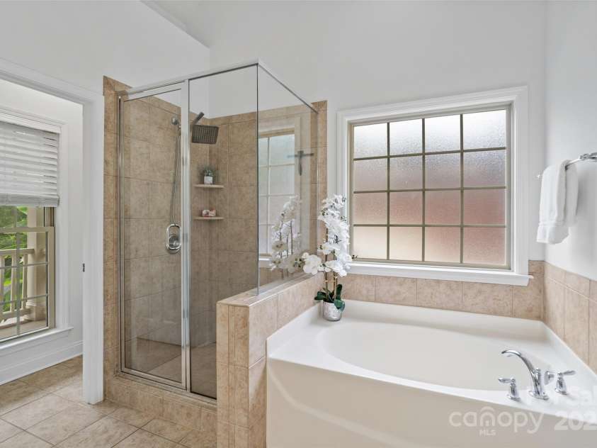 3831 Riceland Place, Charlotte, NC 28216.  MLS# CAR4268745, YatesRealty ID 28366. 