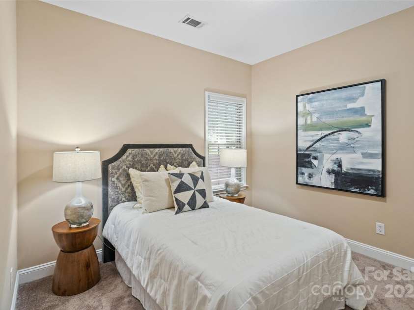3831 Riceland Place, Charlotte, NC 28216.  MLS# CAR4268745, YatesRealty ID 28366. 
