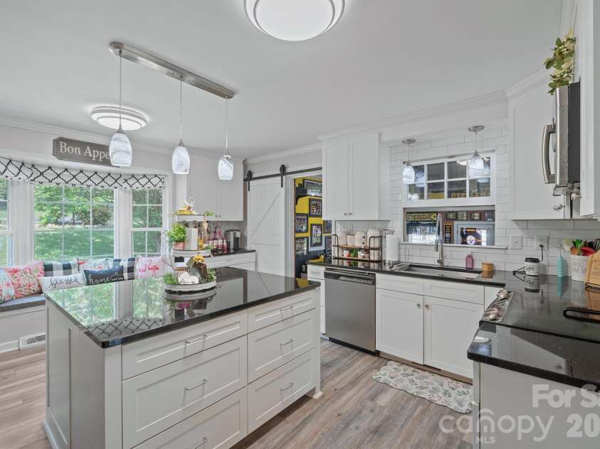 435 Central Avenue, Mount Holly, NC 28120.  MLS# CAR4380672, YatesRealty ID 28366. 