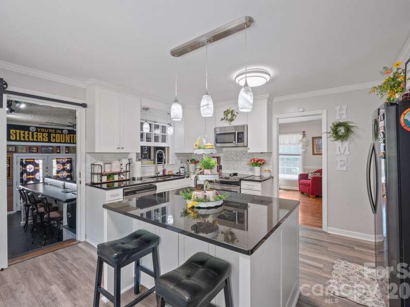 435 Central Avenue, Mount Holly, NC 28120.  MLS# CAR4380672, YatesRealty ID 28366. 