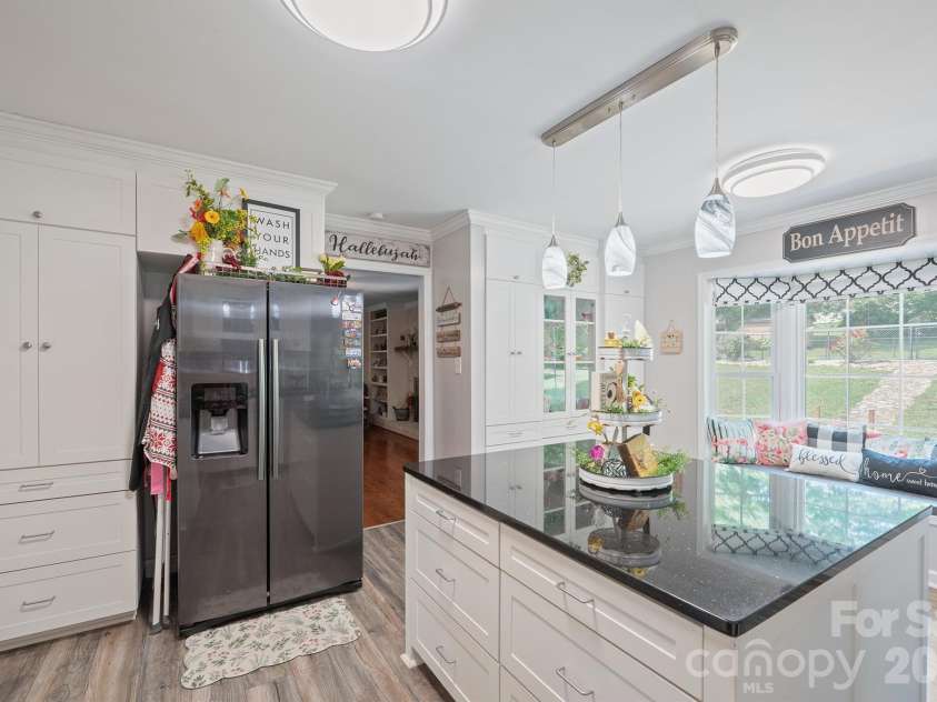 435 Central Avenue, Mount Holly, NC 28120.  MLS# CAR4380672, YatesRealty ID 28366. 